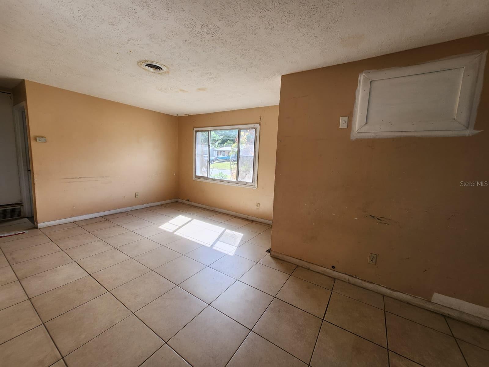 910 EMERALD DR, MOUNT DORA, FL, 32757