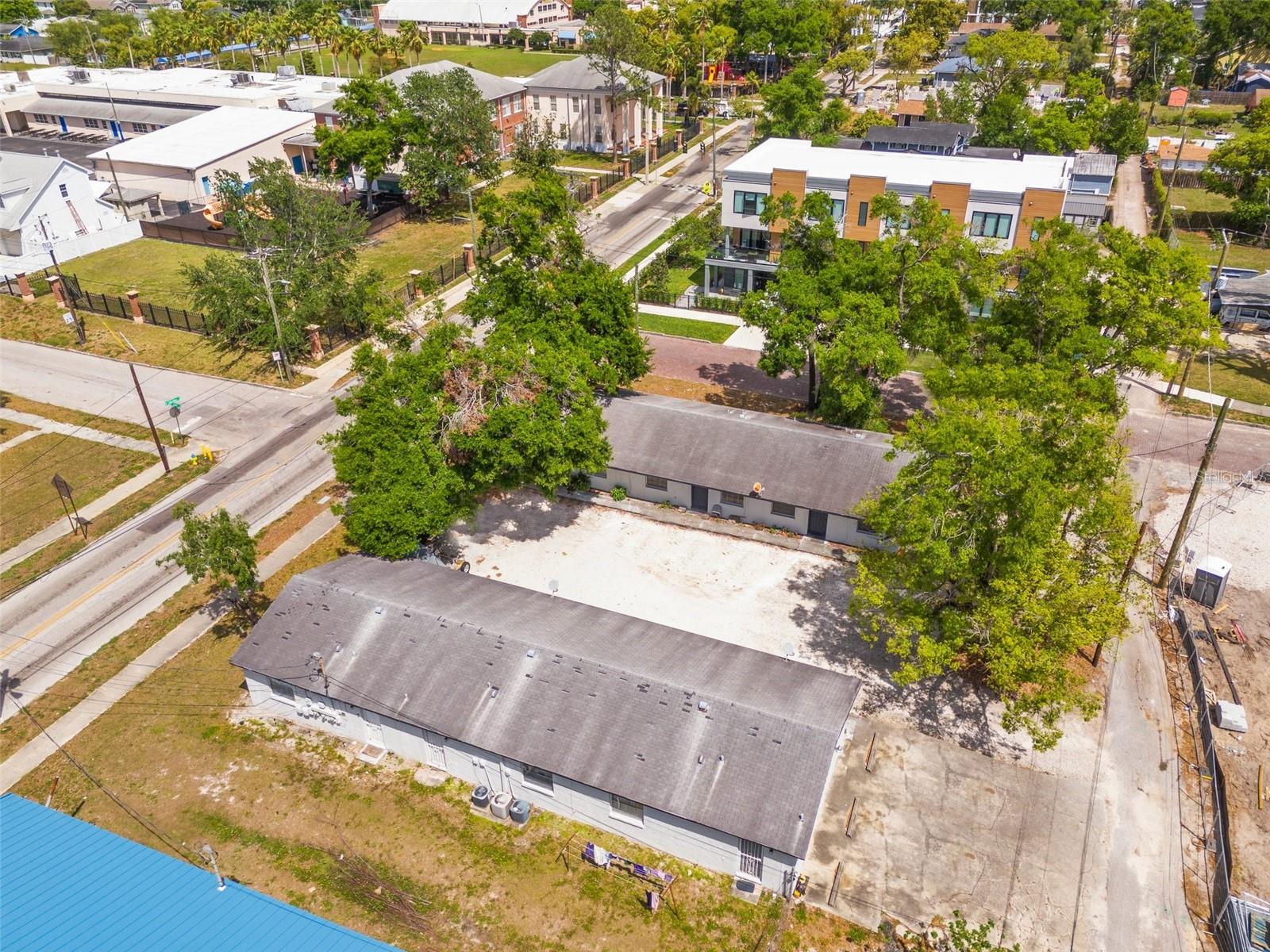 402 W COLUMBUS DR, TAMPA, FL, 33602