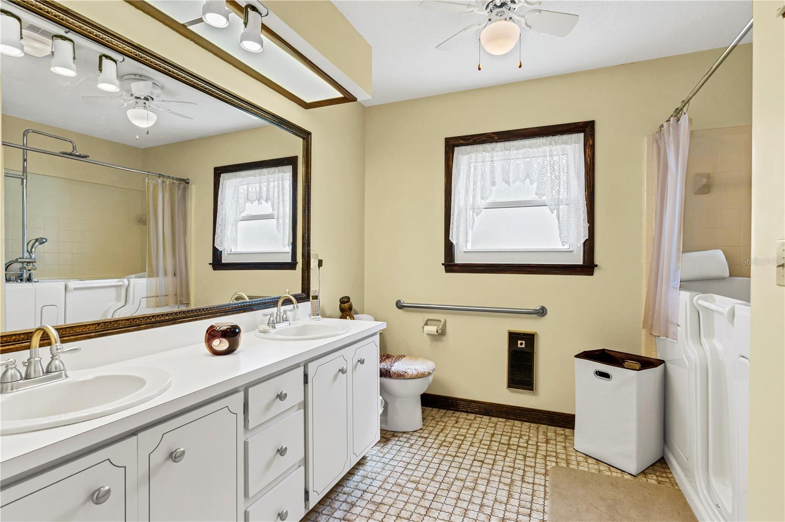 1500 OAK FOREST DR, ORMOND BEACH, FL, 32174