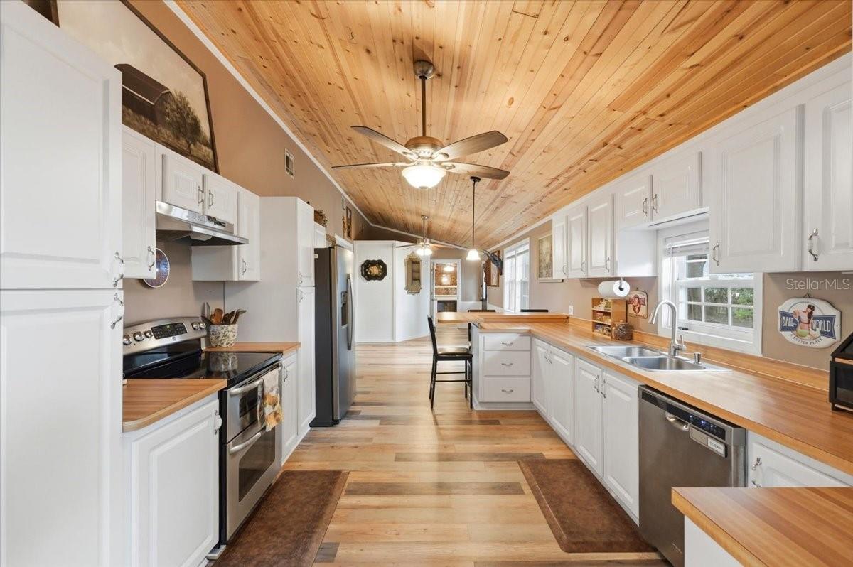 4205 N COMBEE RD, LAKELAND, FL, 33805