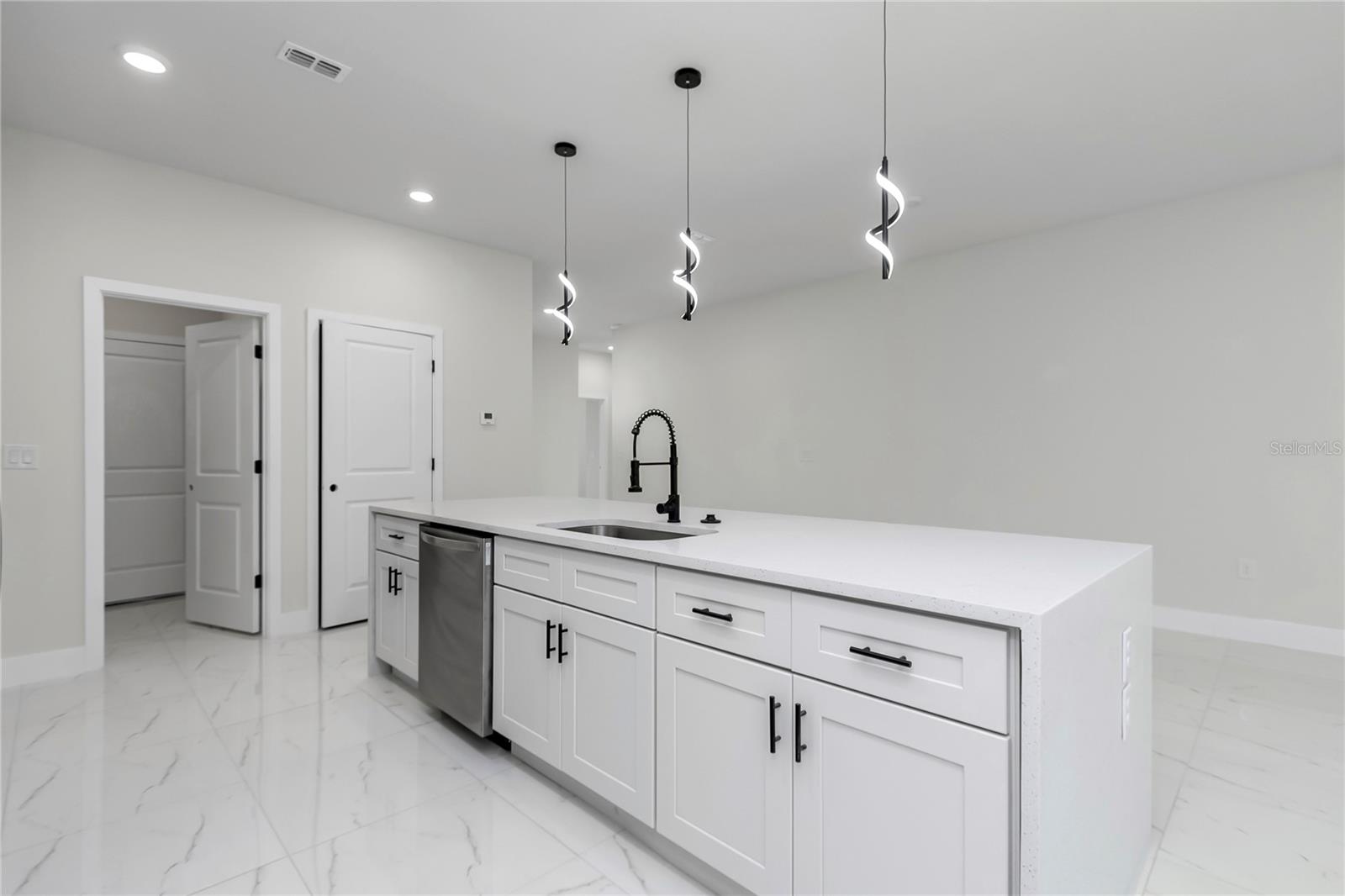 628 MARION OAKS LN, OCALA, FL, 34473