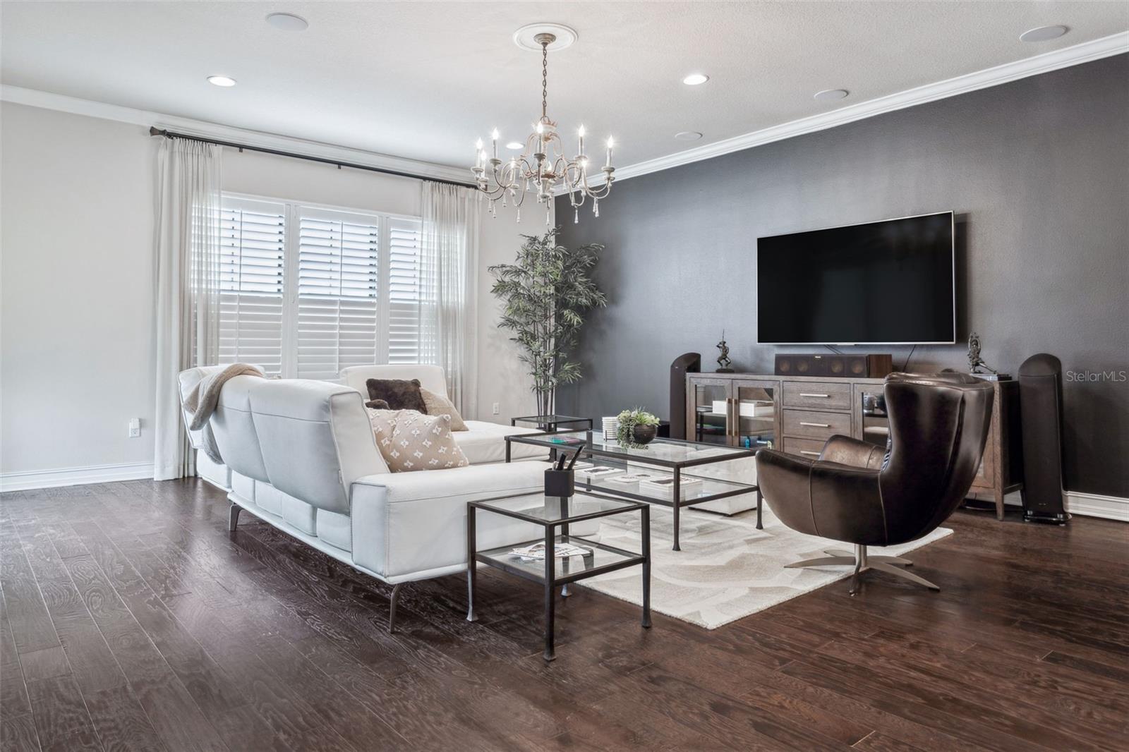 Surround sound in ceiling speakers