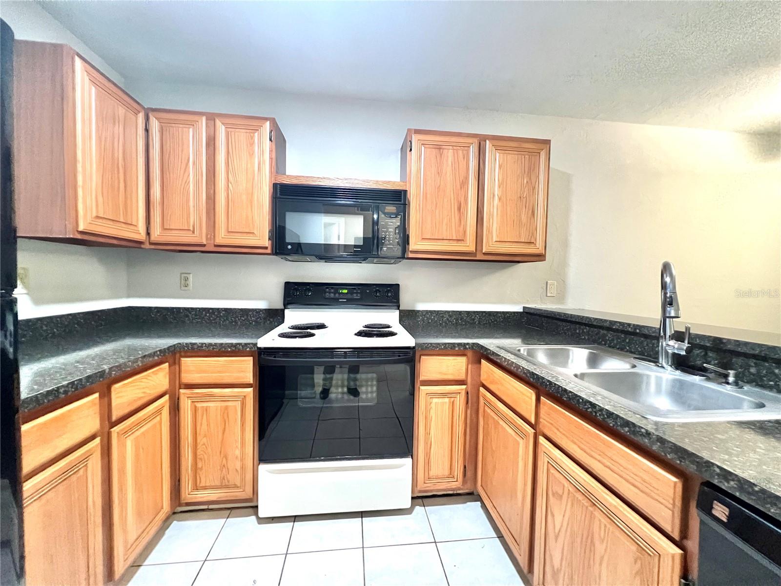 81 SE 16TH AVE #D101, GAINESVILLE, FL, 32601