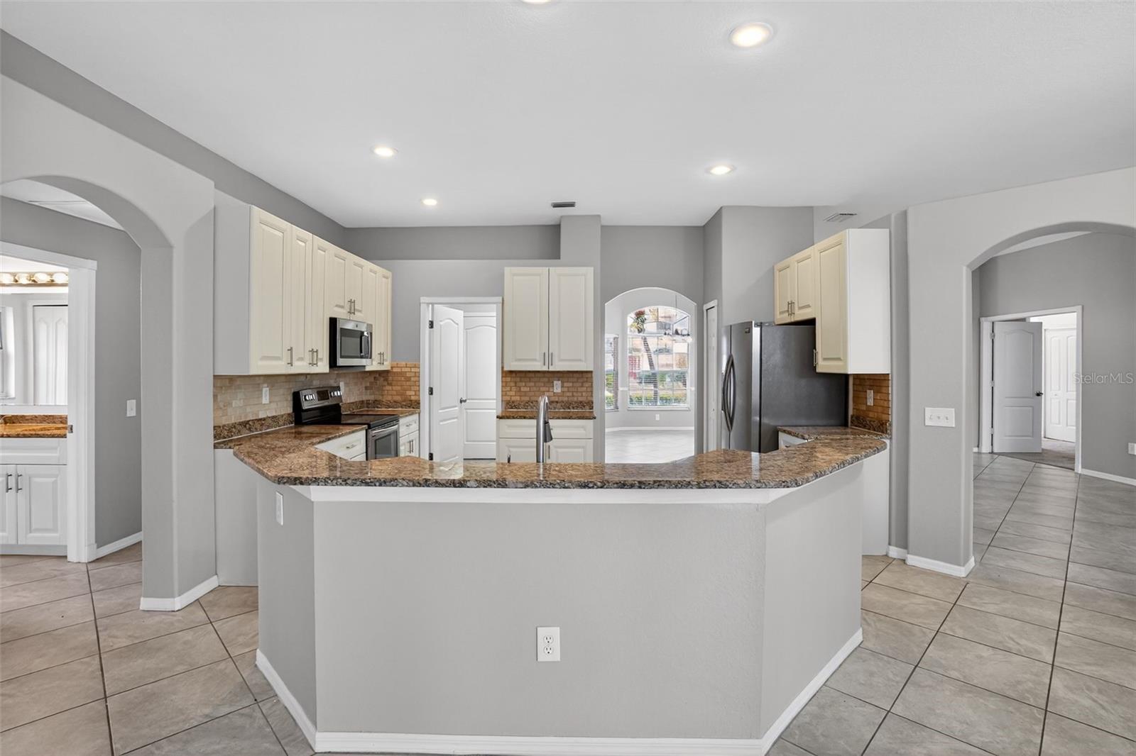 3725 HOLLOW WOOD DR, VALRICO, FL, 33596