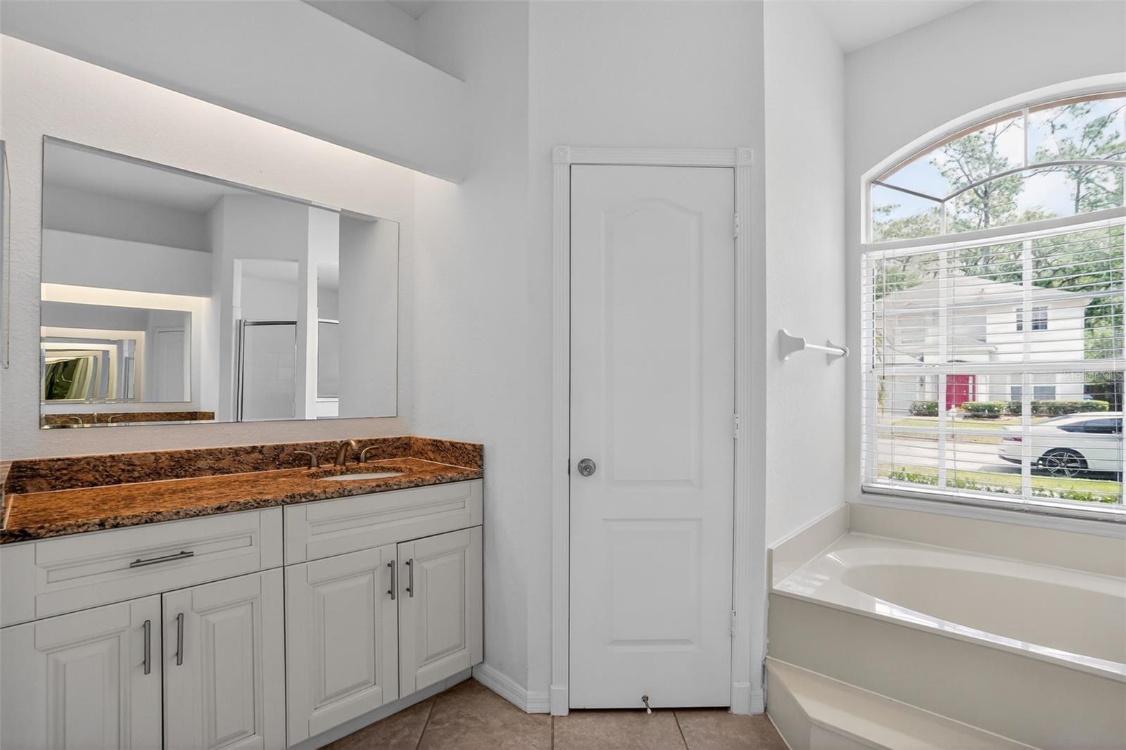 3725 HOLLOW WOOD DR, VALRICO, FL, 33596