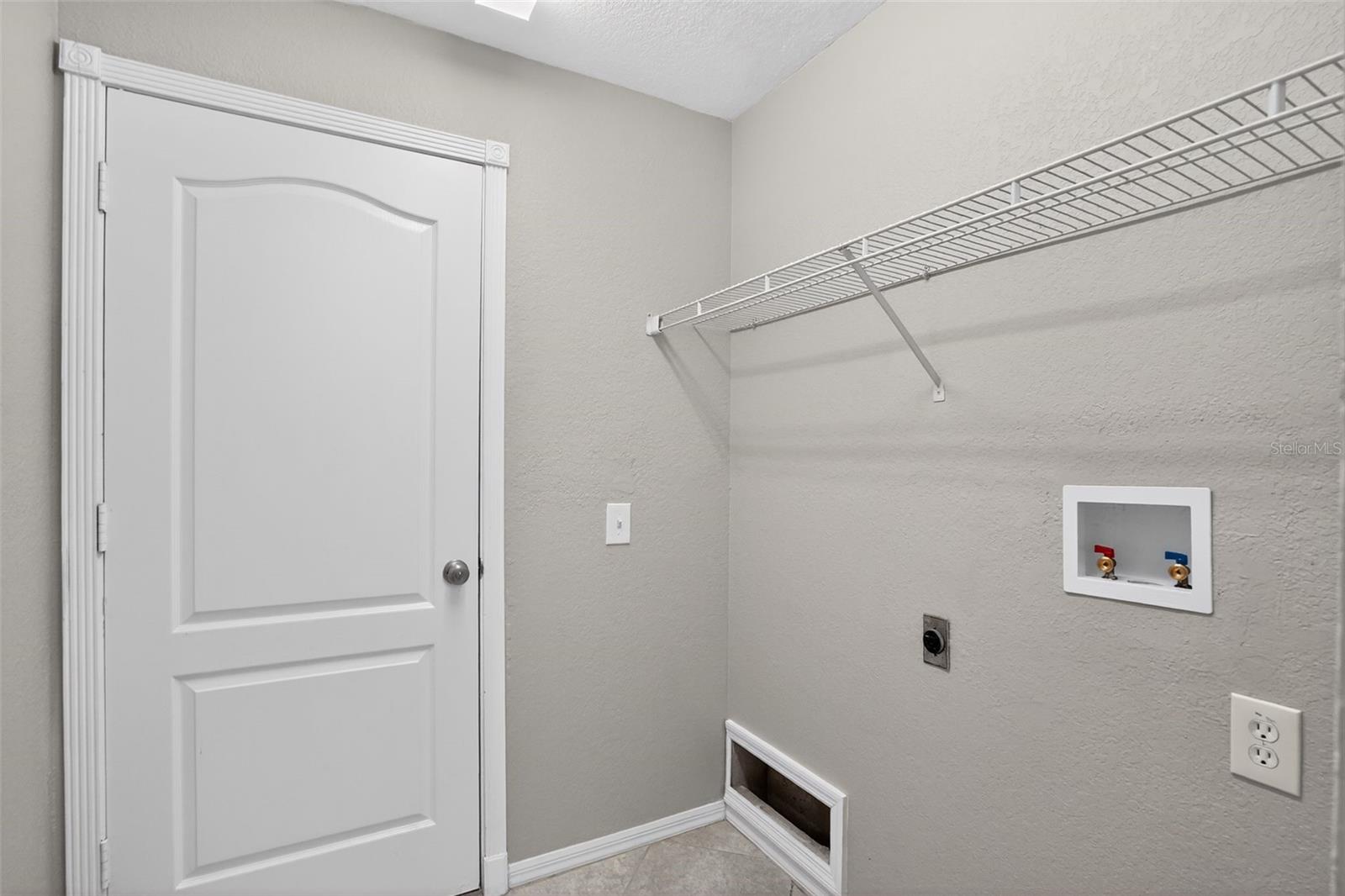 3725 HOLLOW WOOD DR, VALRICO, FL, 33596