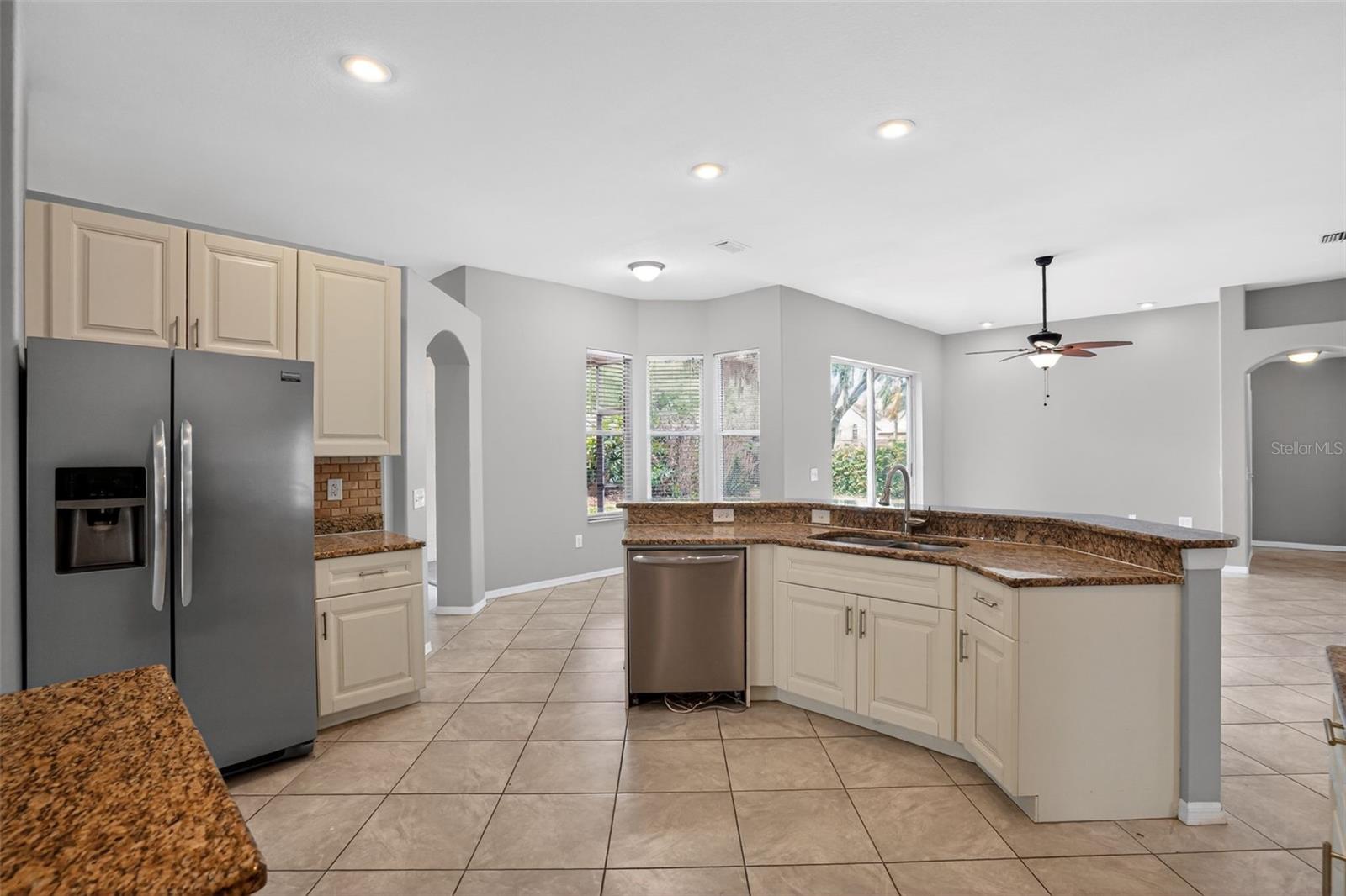 3725 HOLLOW WOOD DR, VALRICO, FL, 33596