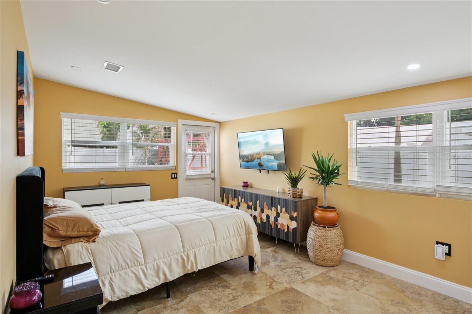 3925 PRADO DR, SARASOTA, FL, 34235
