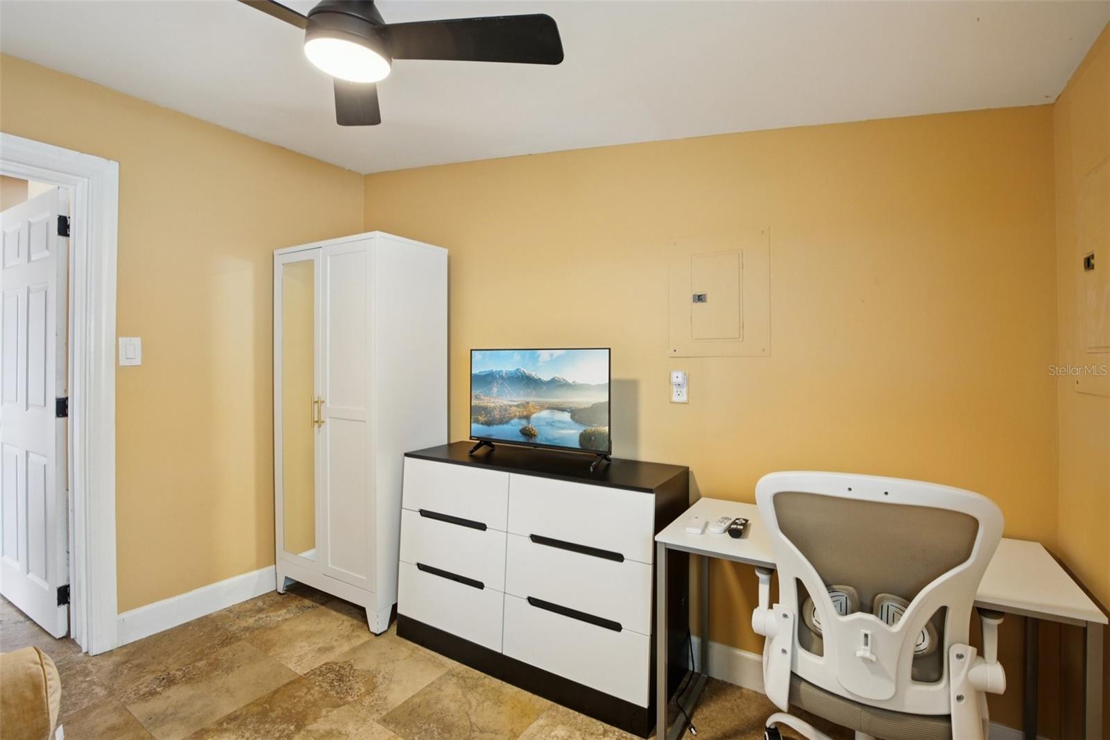 3925 PRADO DR, SARASOTA, FL, 34235