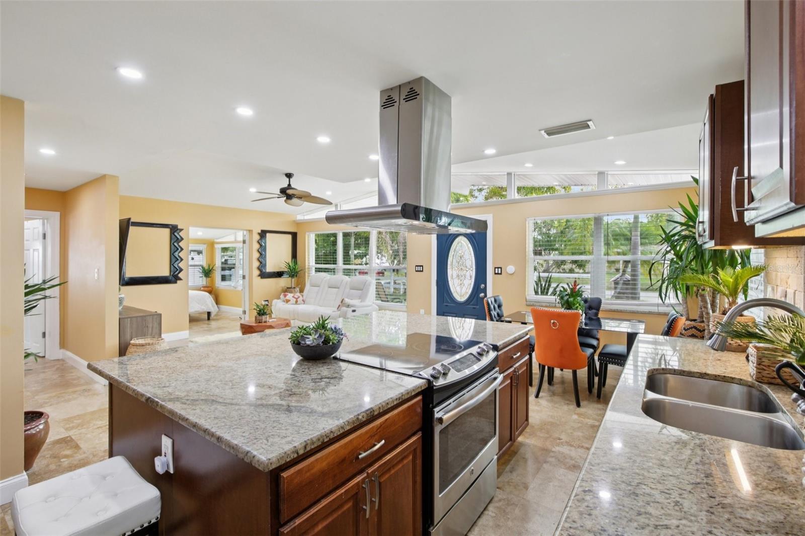 3925 PRADO DR, SARASOTA, FL, 34235