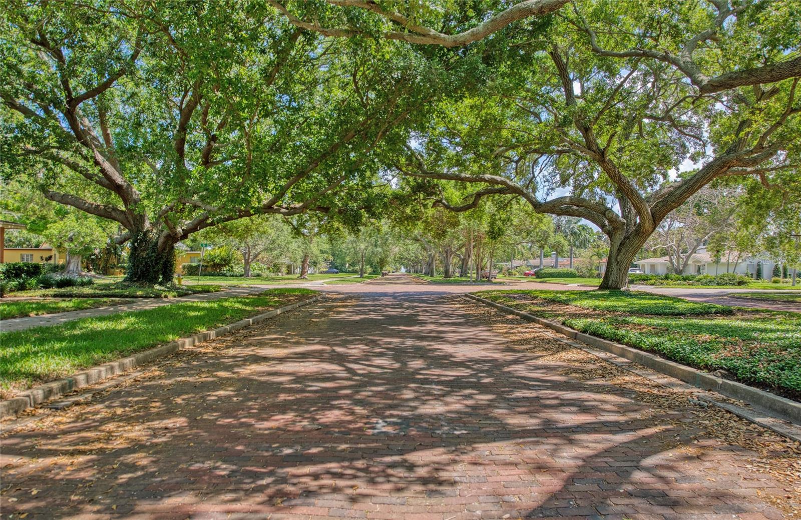 5926 BAHAMA SHORES DR S, ST PETERSBURG, FL, 33705