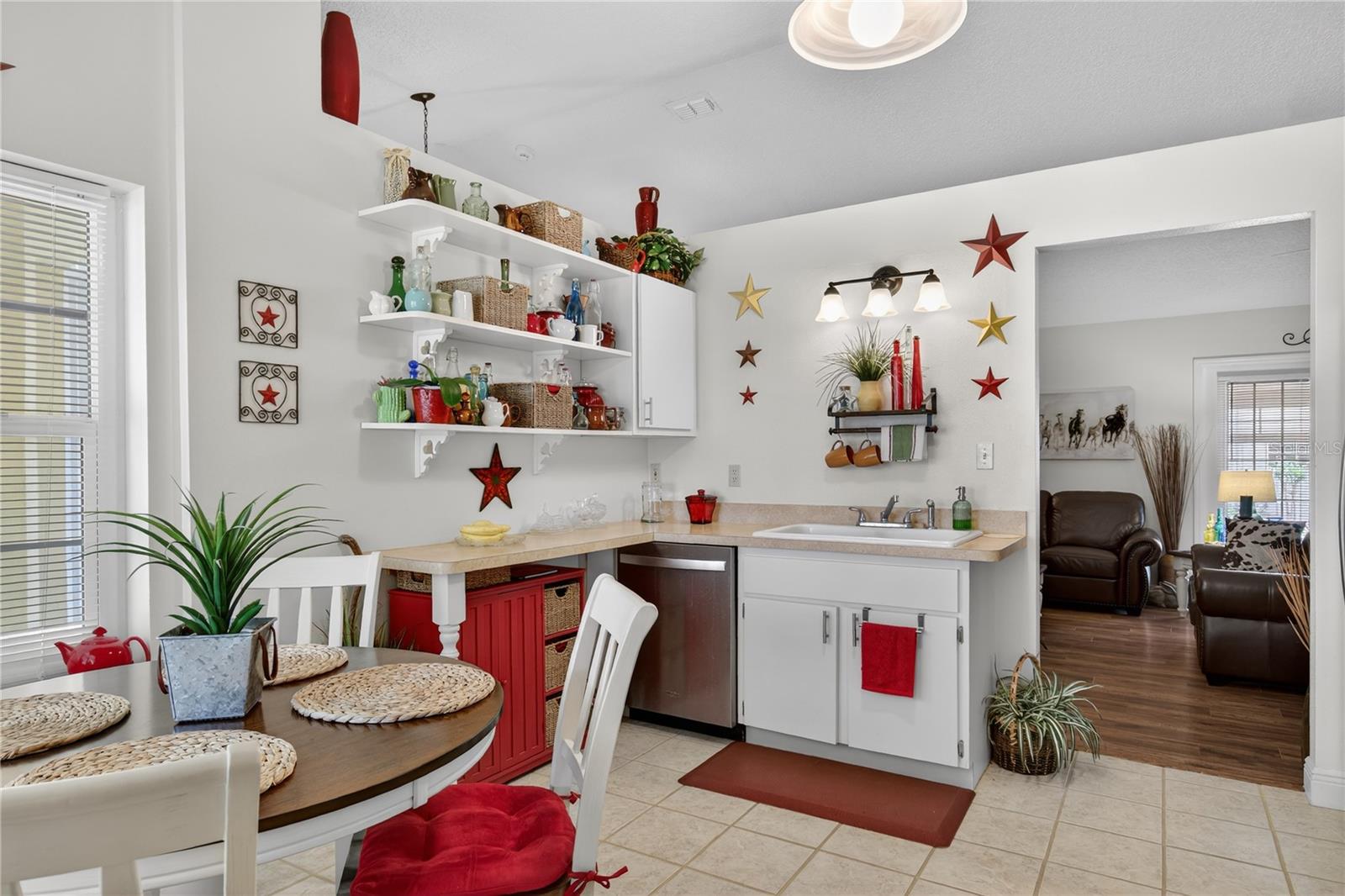 23440 OAK LN, SORRENTO, FL, 32776