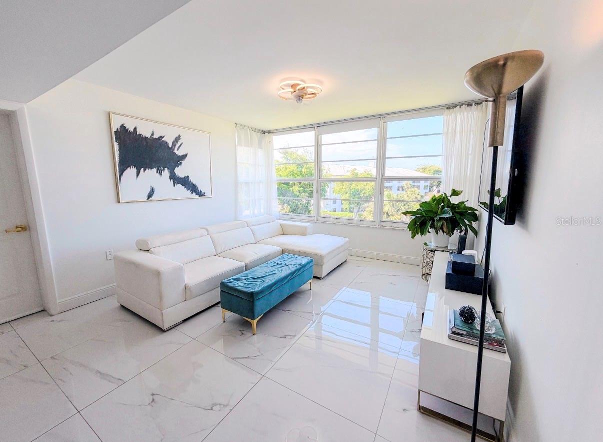 3635 WHITEHALL DR #401, WEST PALM BEACH, FL, 33401