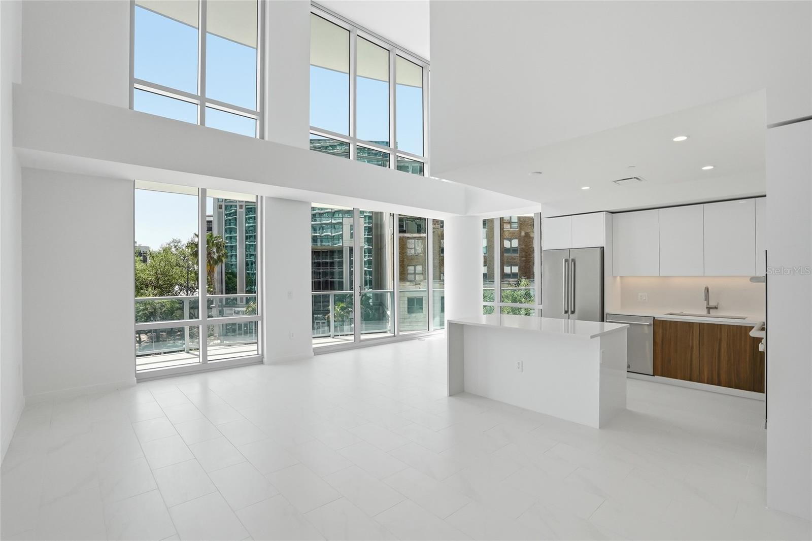 Dramatic 2 Story Space