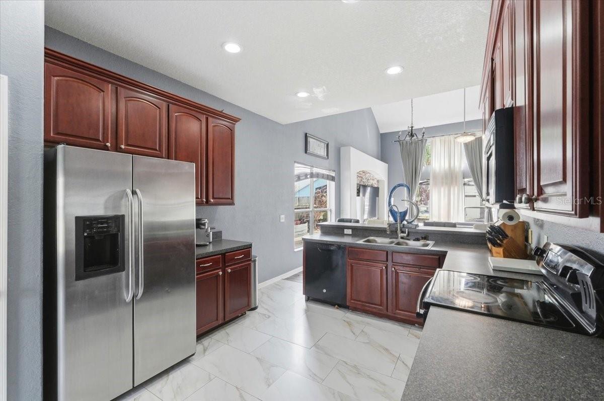 8253 PEAK AVE, LAKELAND, FL, 33810