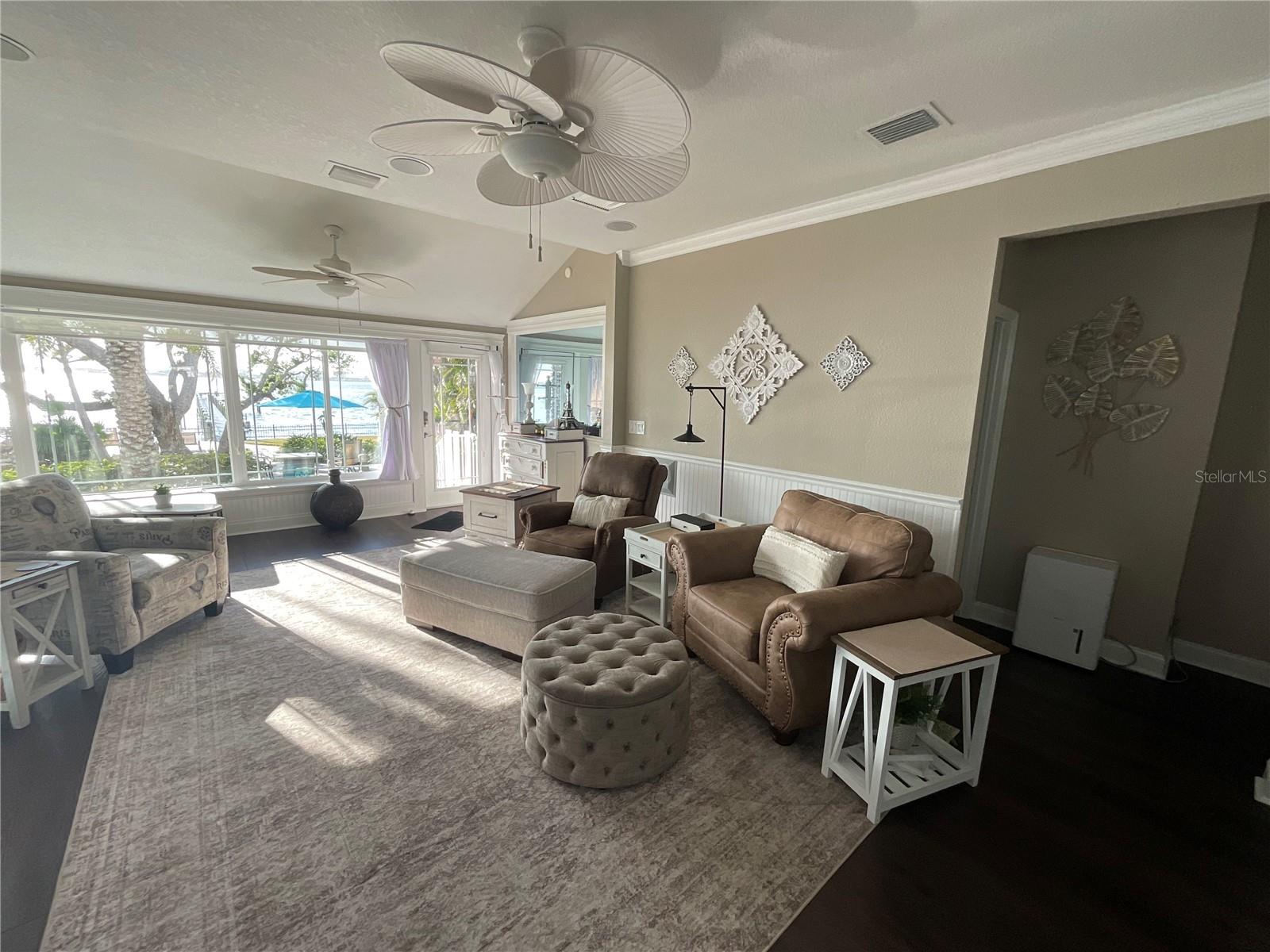 Living room, with open windows to the awesome view