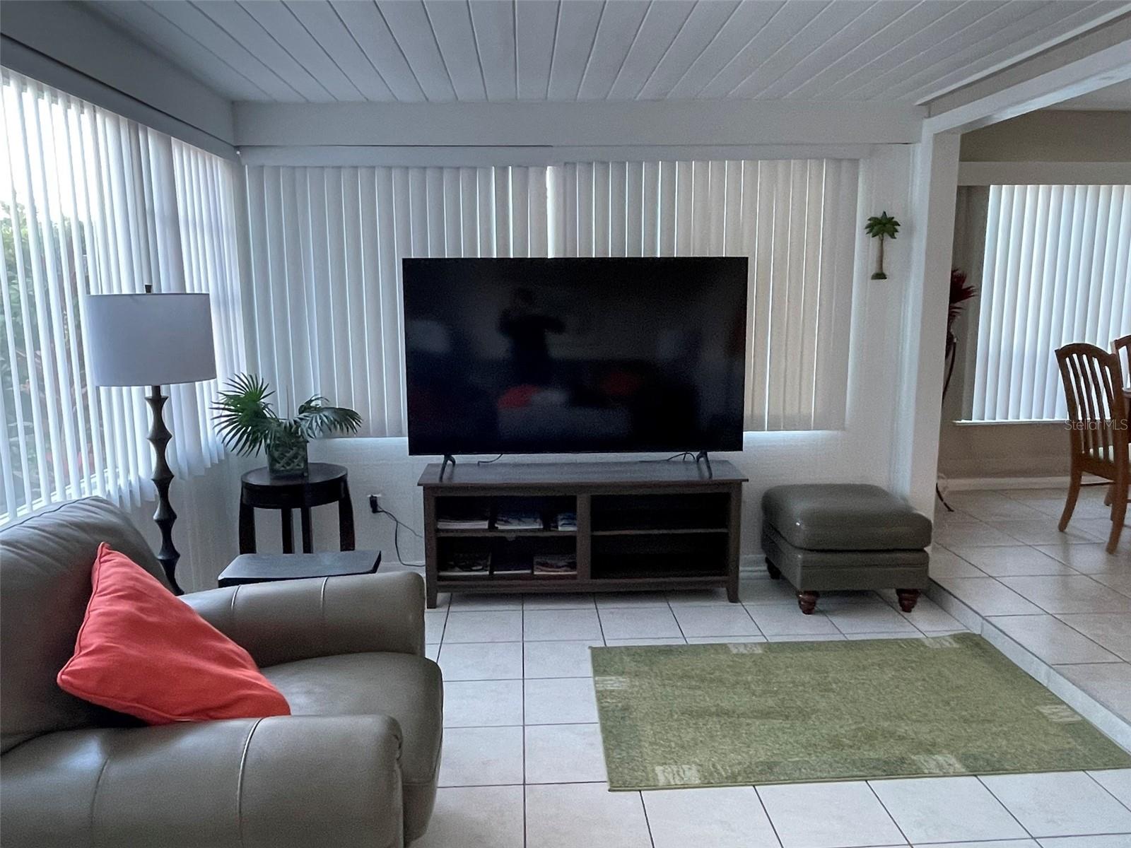 828 S TUTTLE AVE #A, SARASOTA, FL, 34237