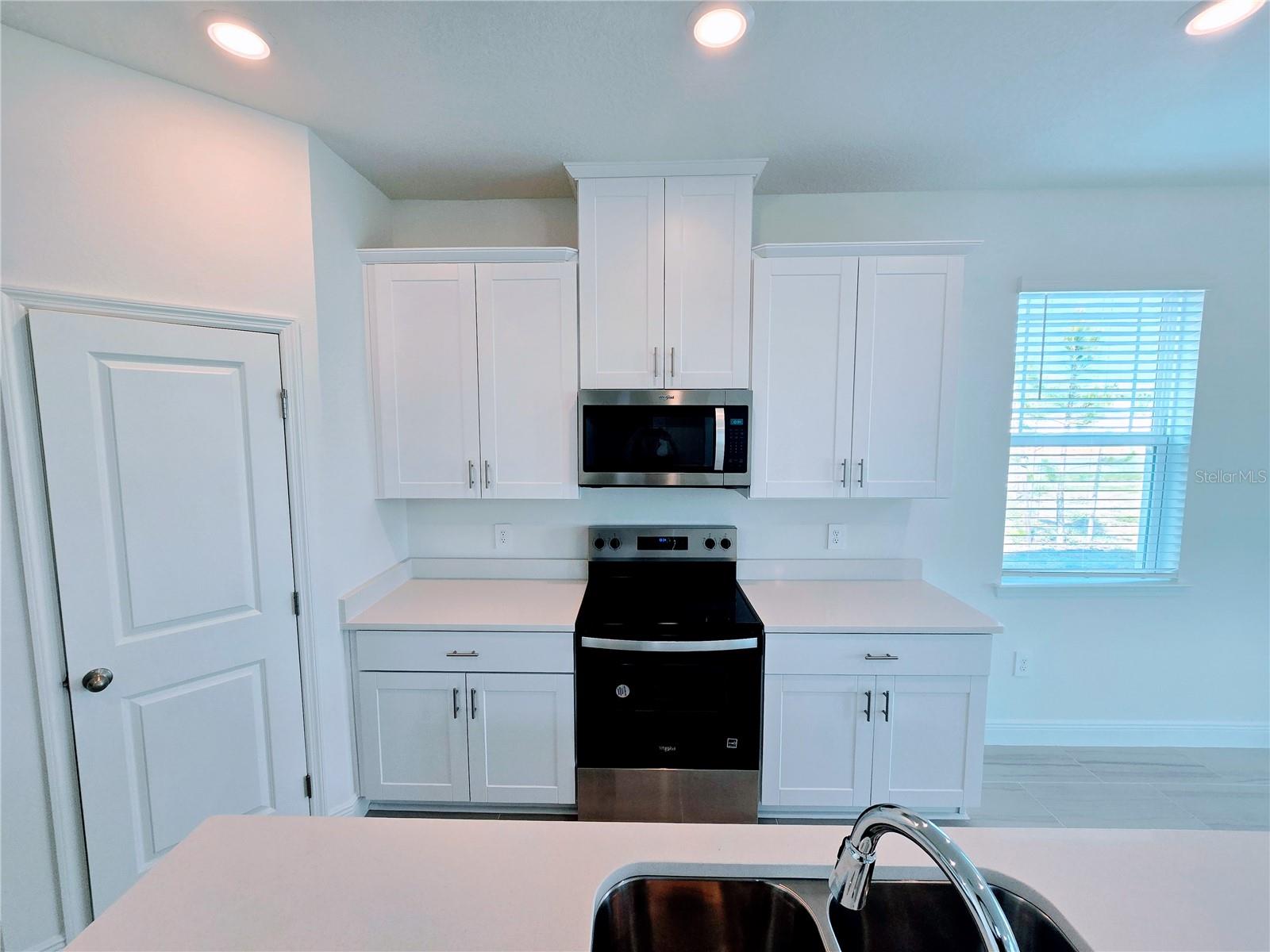 2232 HEN ROAD, MINNEOLA, FL, 34715