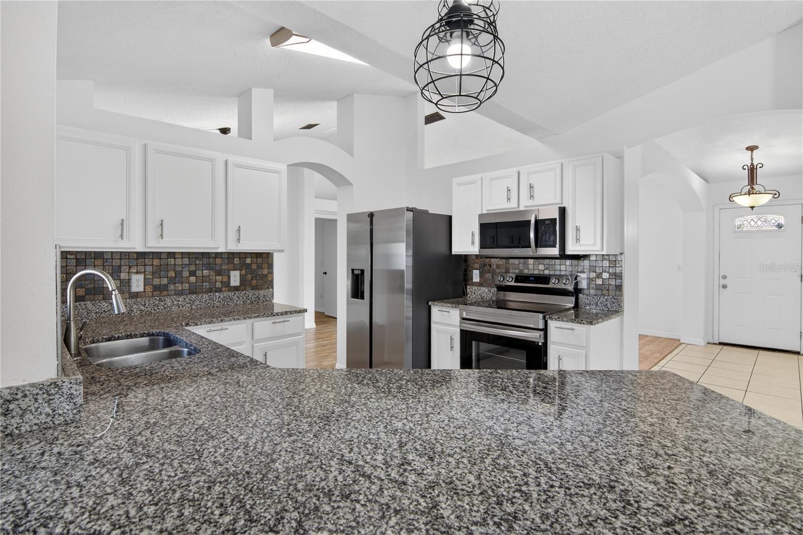 2075 HEDGEROW CIR, OCOEE, FL, 34761