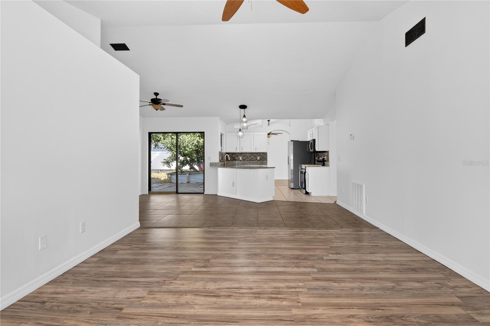 2075 HEDGEROW CIR, OCOEE, FL, 34761