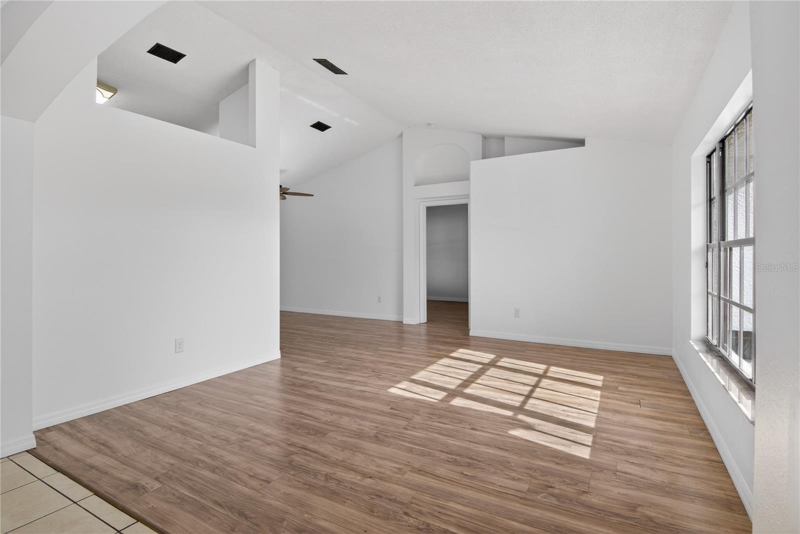 2075 HEDGEROW CIR, OCOEE, FL, 34761
