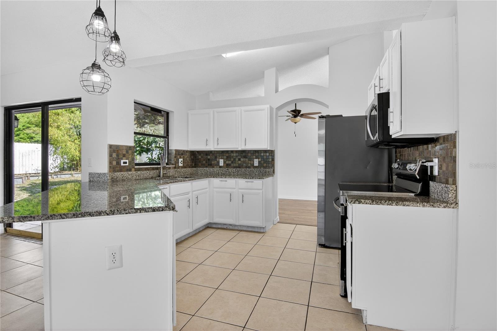 2075 HEDGEROW CIR, OCOEE, FL, 34761