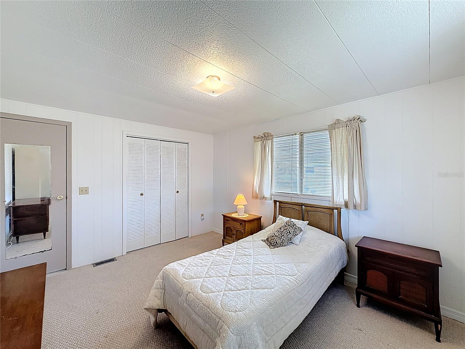 1231 ELKHART CIR, TAVARES, FL, 32778