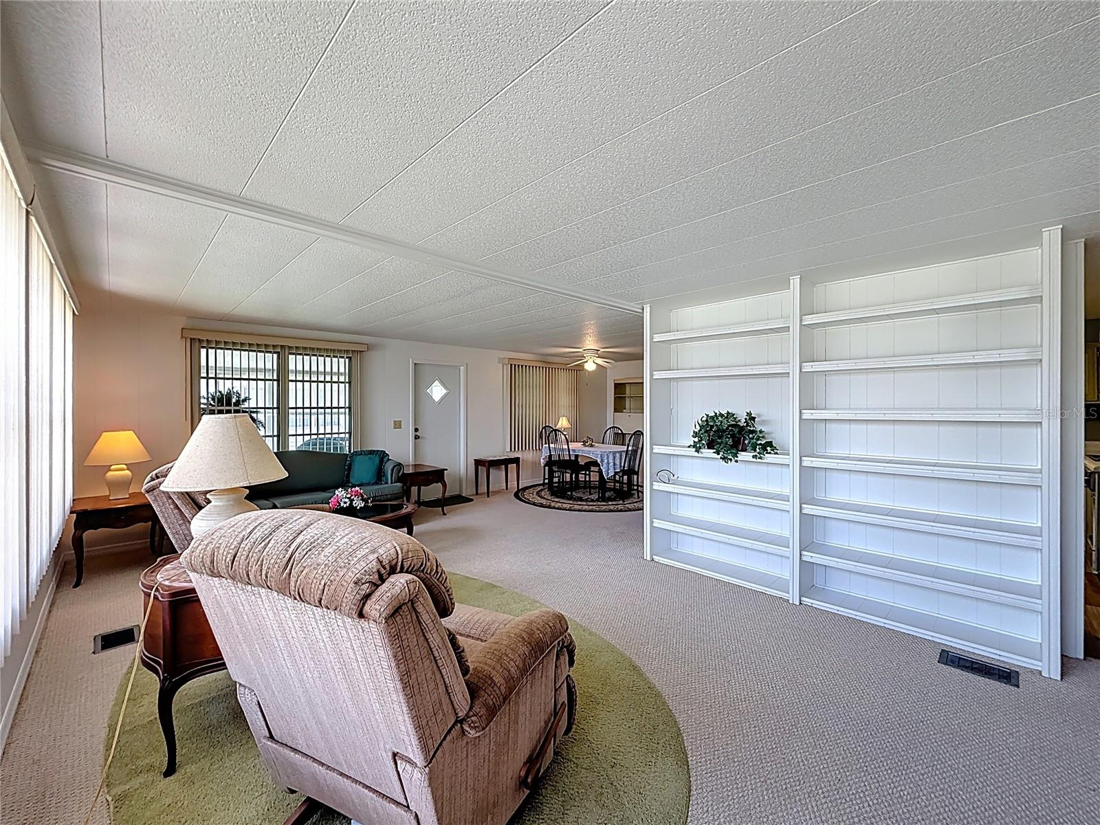 1231 ELKHART CIR, TAVARES, FL, 32778