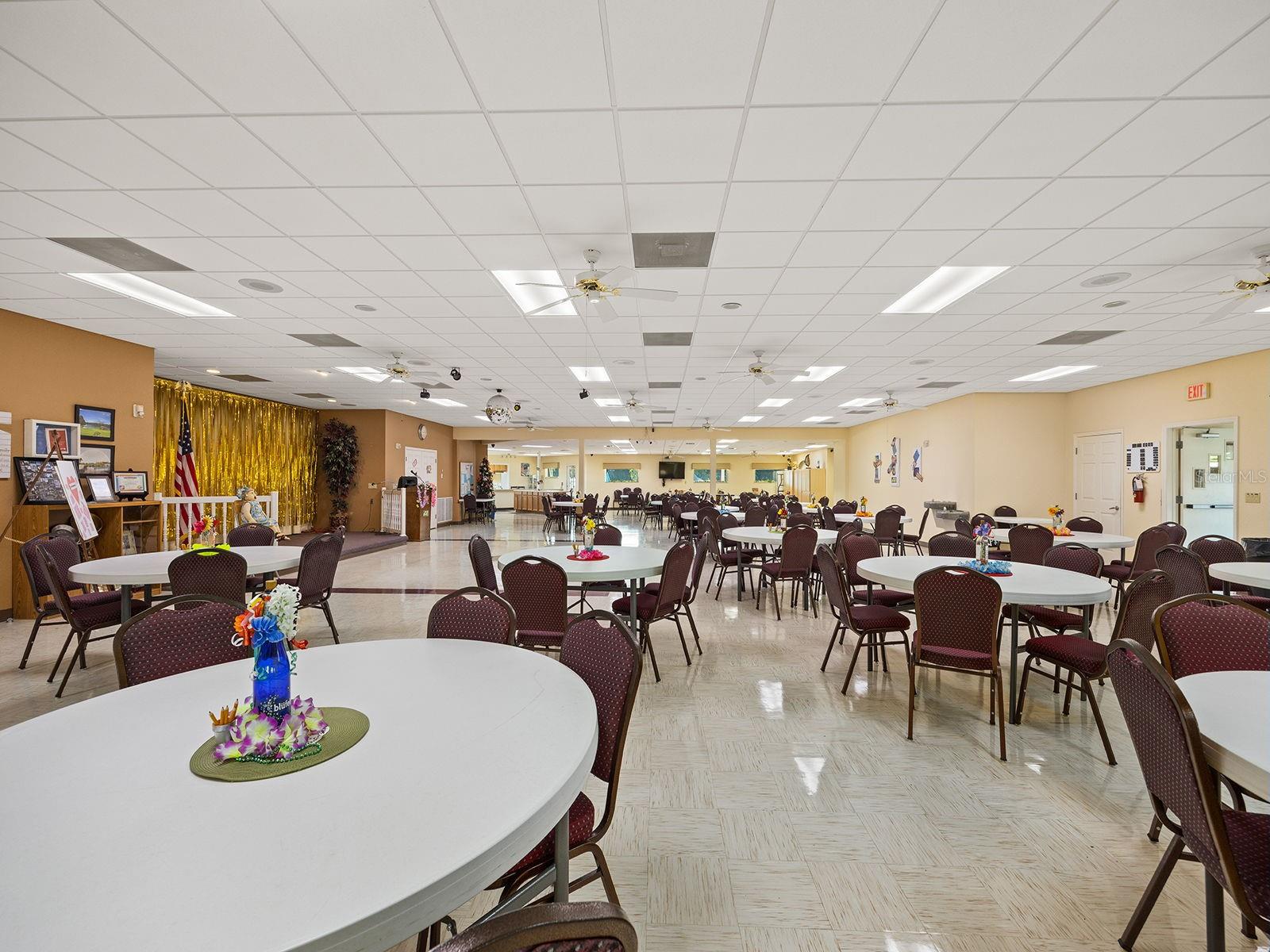 1231 ELKHART CIR, TAVARES, FL, 32778