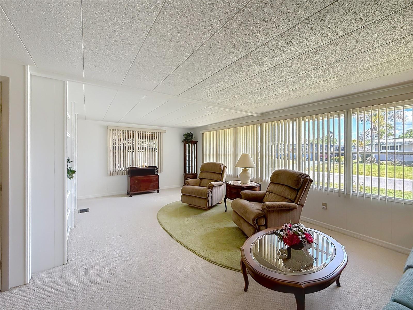 1231 ELKHART CIR, TAVARES, FL, 32778
