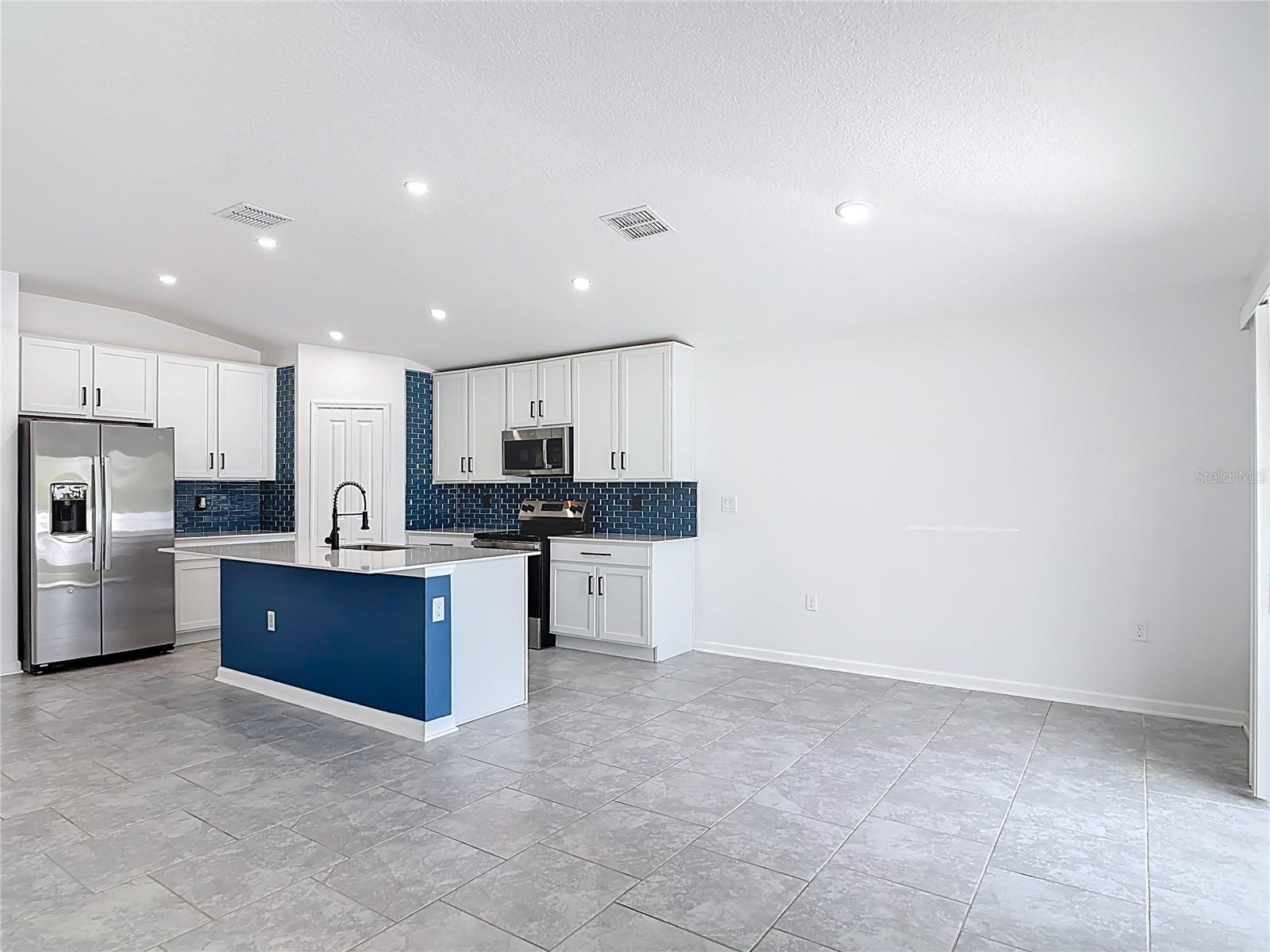 1312 PEACH CREEK DR, OSTEEN, FL, 32764