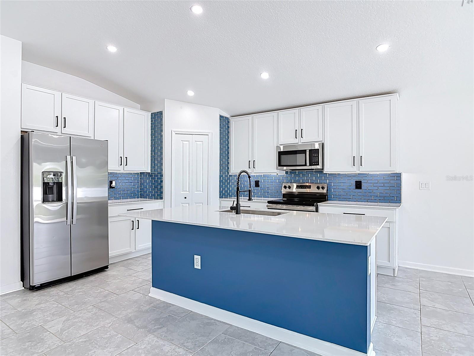 1312 PEACH CREEK DR, OSTEEN, FL, 32764