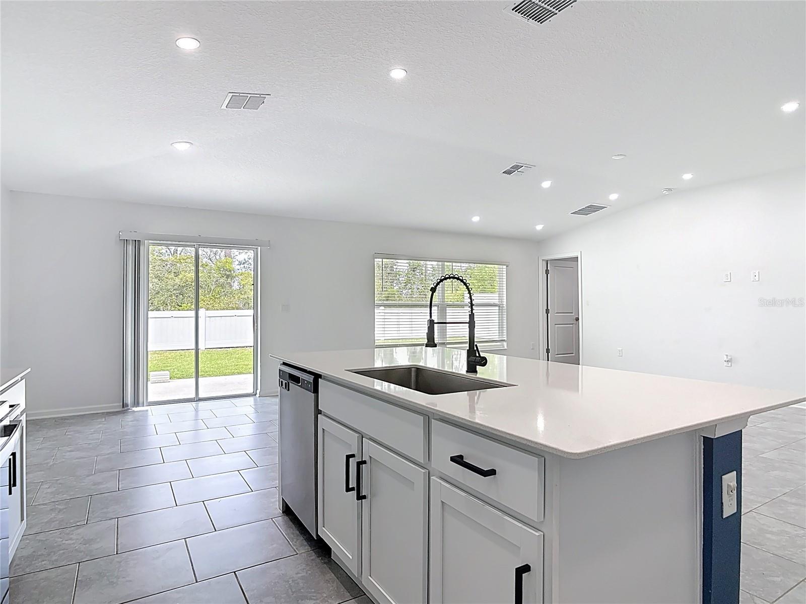 1312 PEACH CREEK DR, OSTEEN, FL, 32764