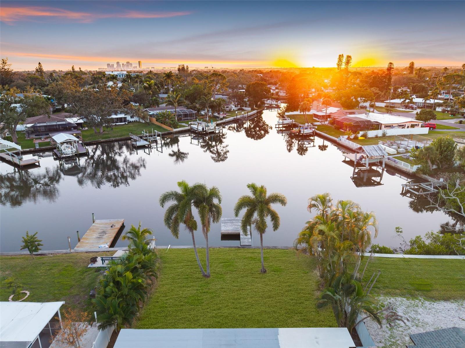 4790 VENETIAN BLVD NE, ST PETERSBURG, FL, 33703