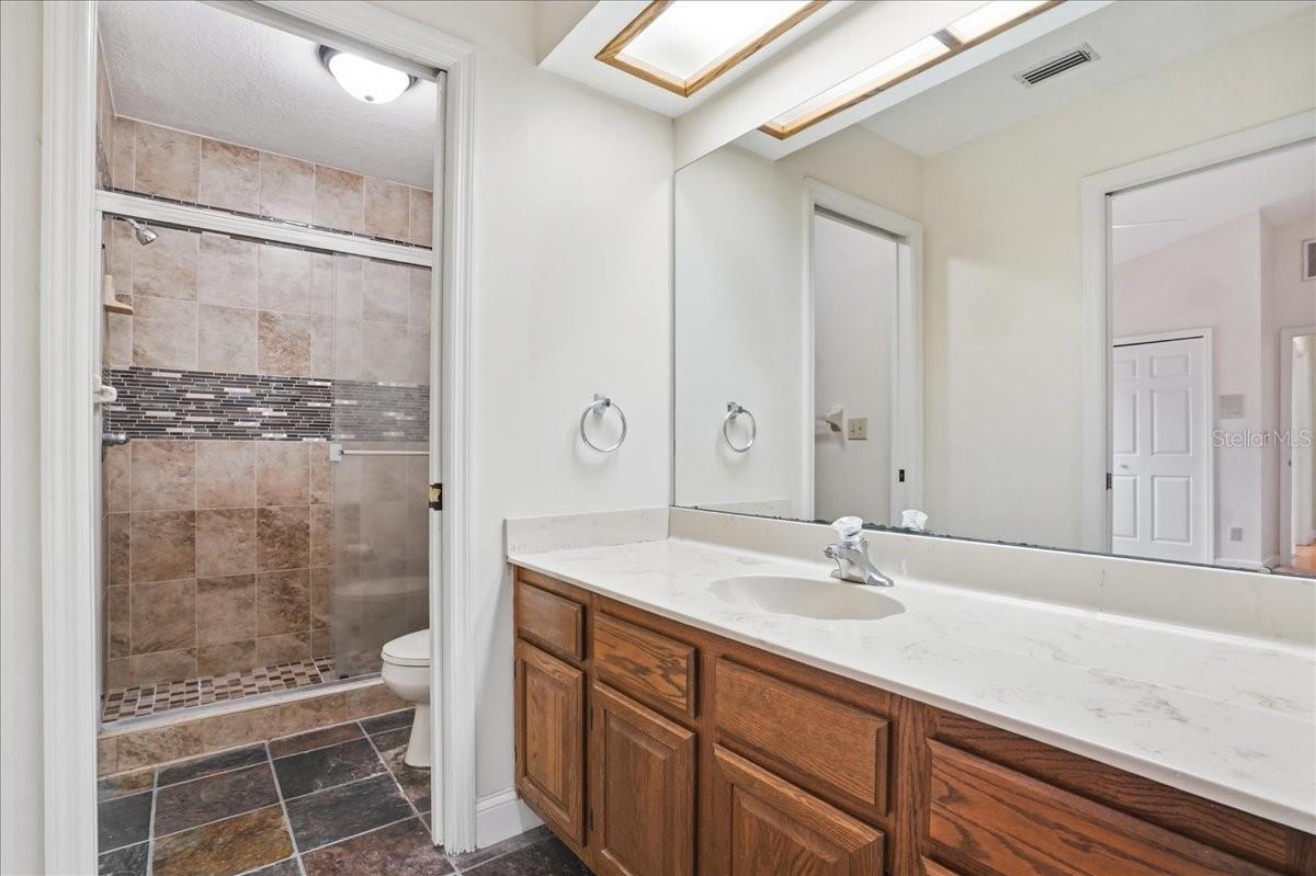 860 SAND PINE DR NE, ST PETERSBURG, FL, 33703