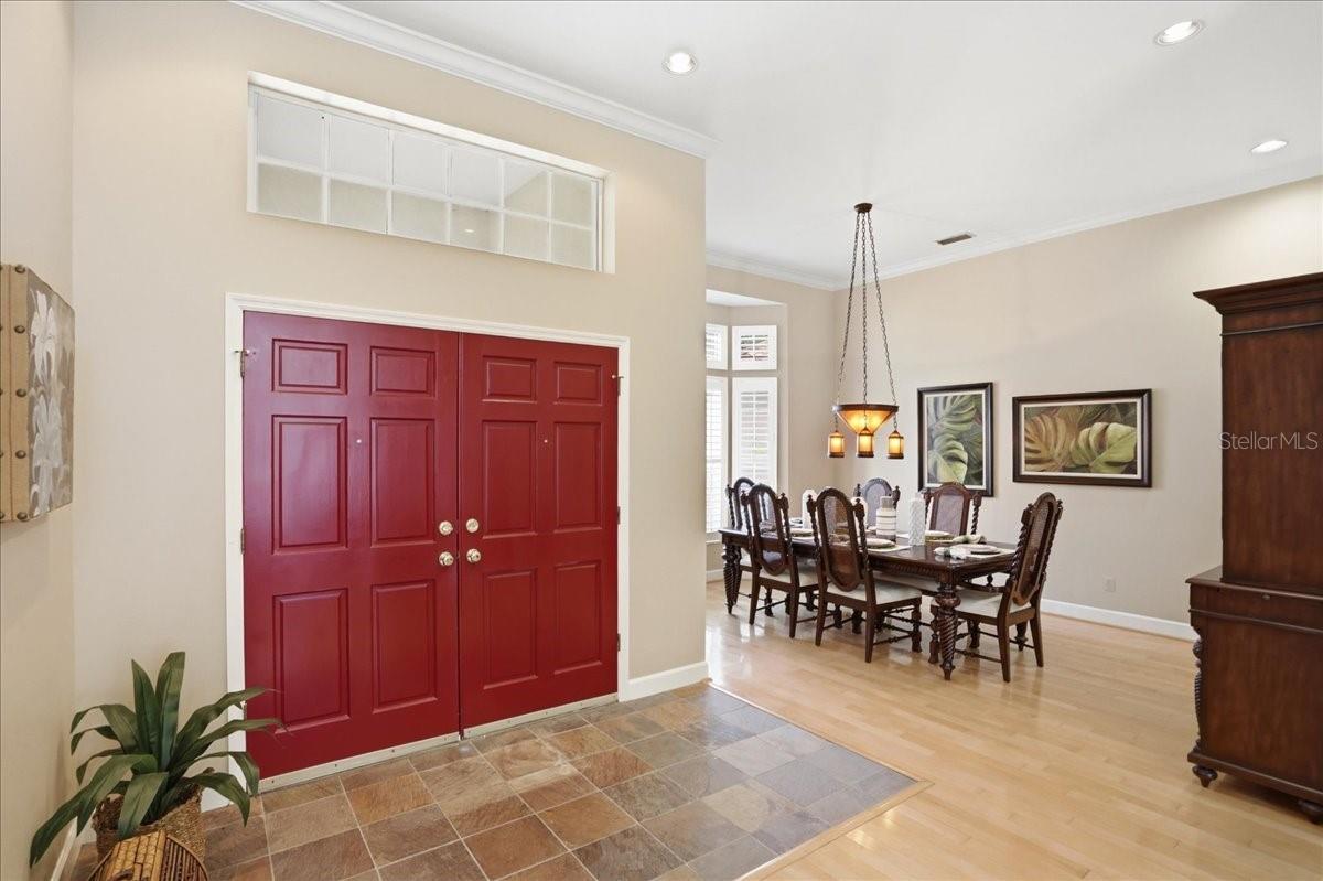 860 SAND PINE DR NE, ST PETERSBURG, FL, 33703