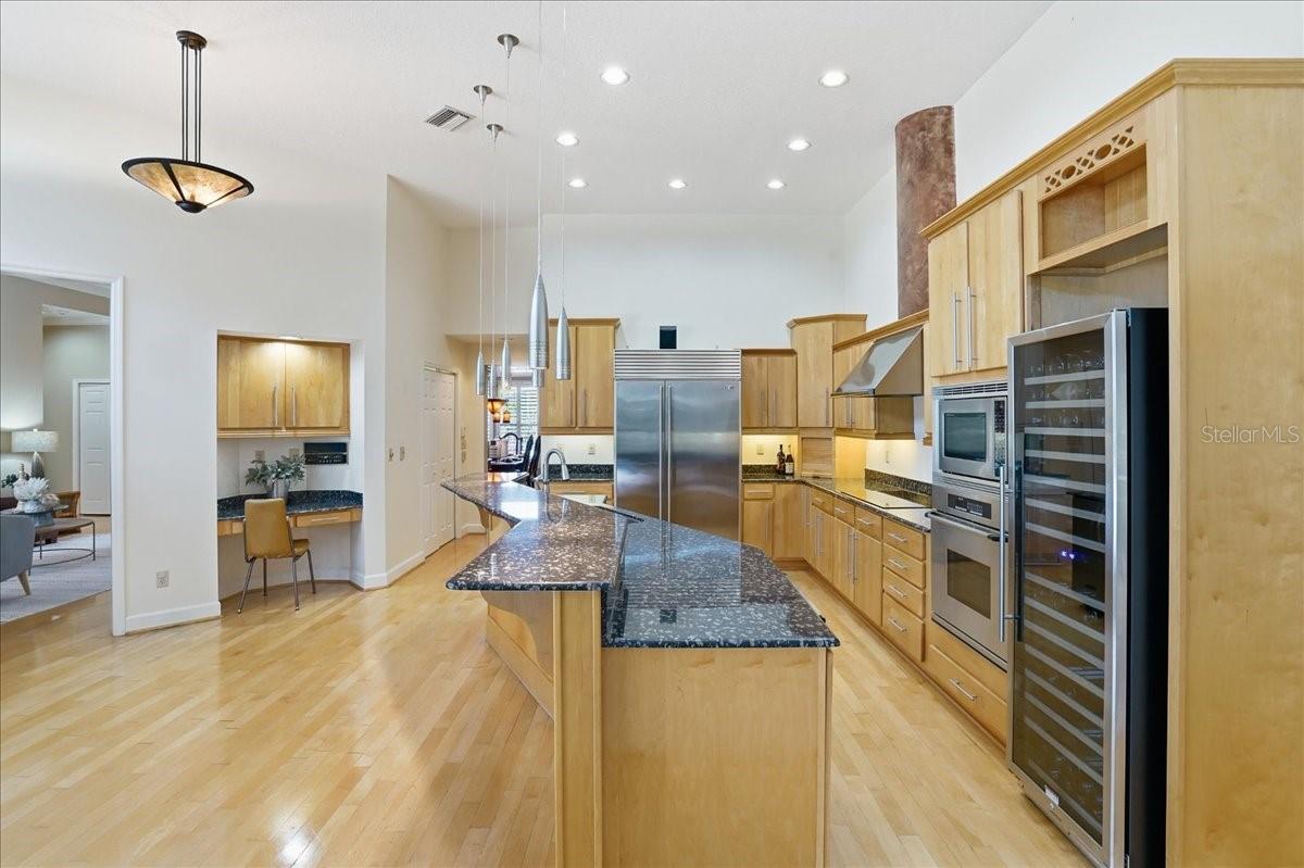 860 SAND PINE DR NE, ST PETERSBURG, FL, 33703