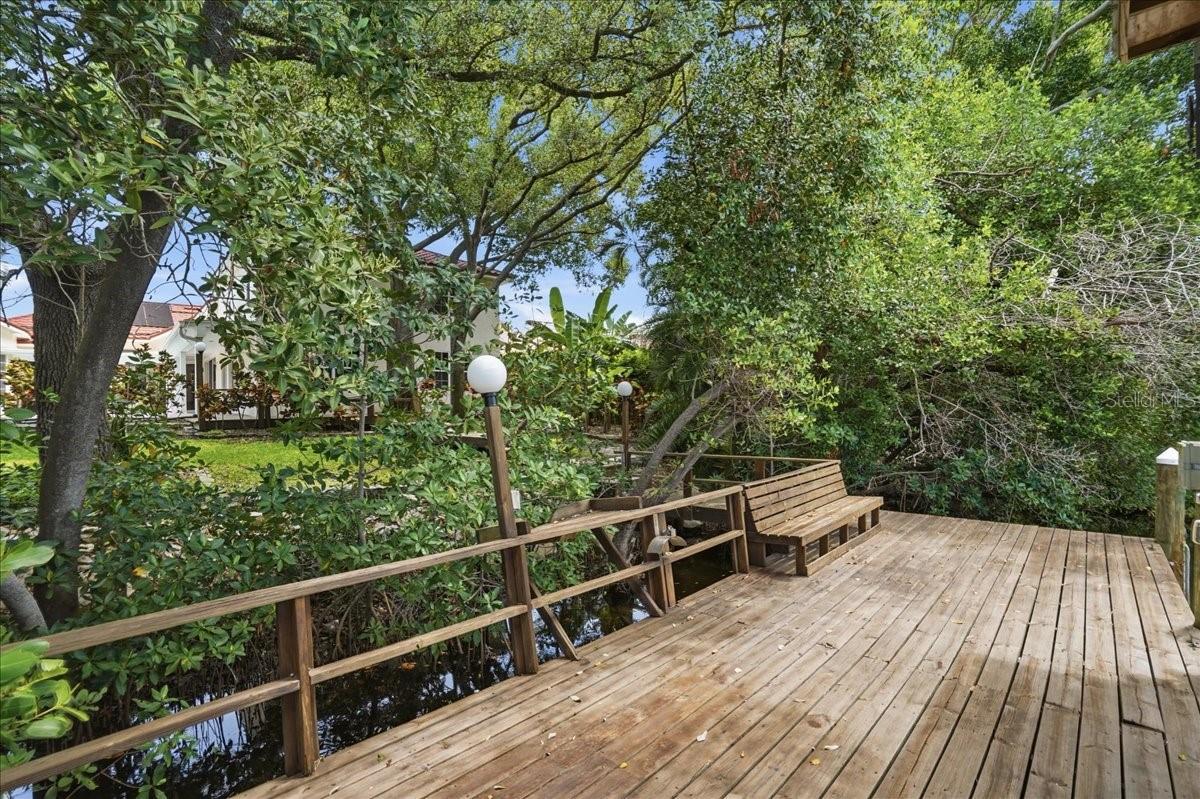 860 SAND PINE DR NE, ST PETERSBURG, FL, 33703