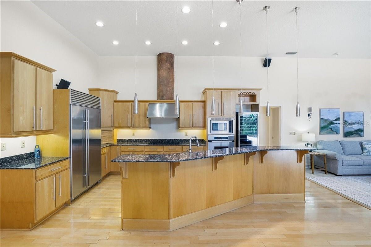 860 SAND PINE DR NE, ST PETERSBURG, FL, 33703