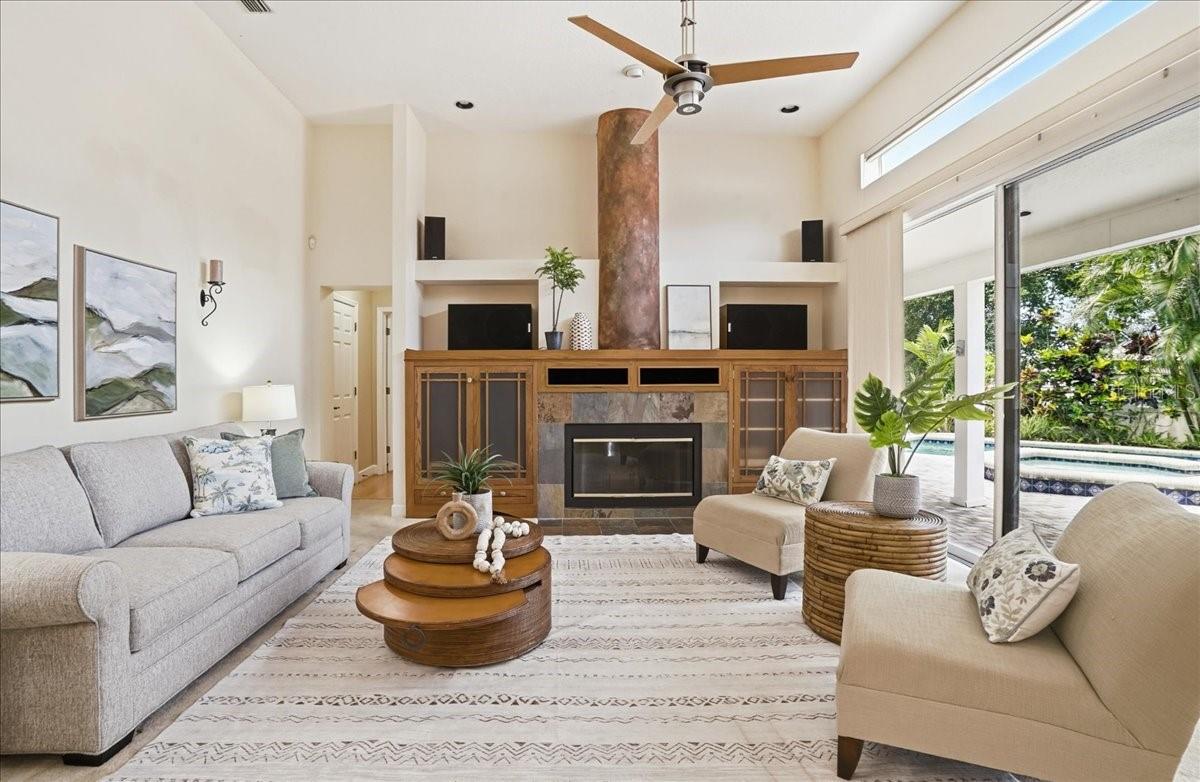 860 SAND PINE DR NE, ST PETERSBURG, FL, 33703