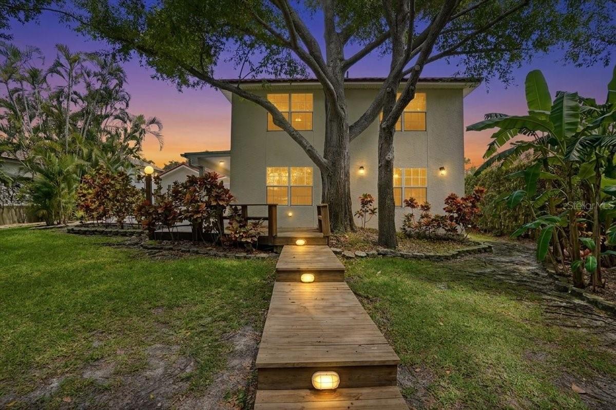 860 SAND PINE DR NE, ST PETERSBURG, FL, 33703