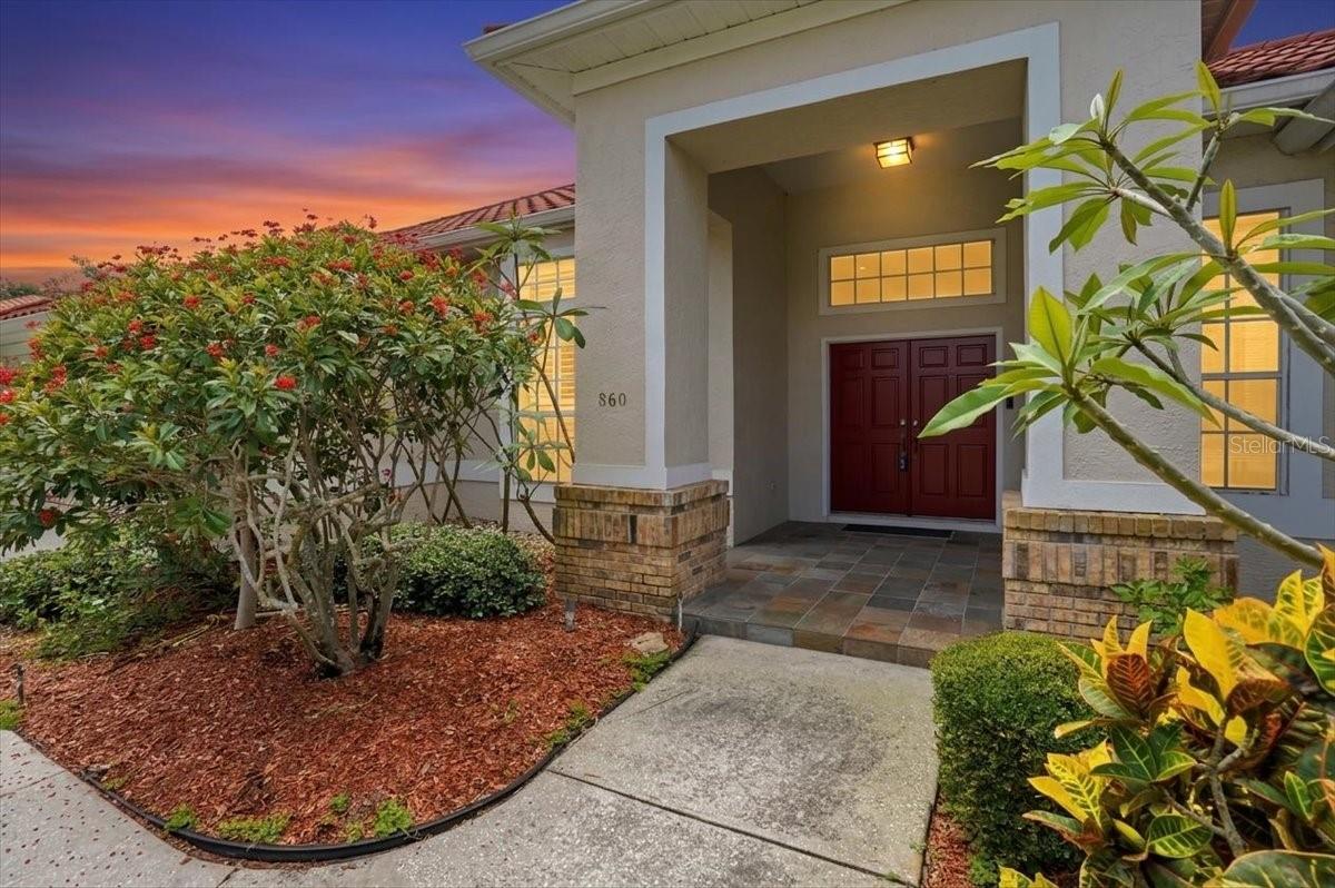 860 SAND PINE DR NE, ST PETERSBURG, FL, 33703