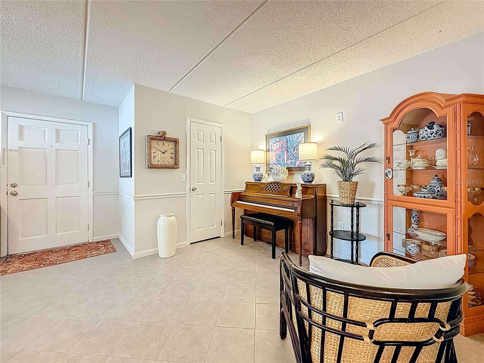 dining room towards front door