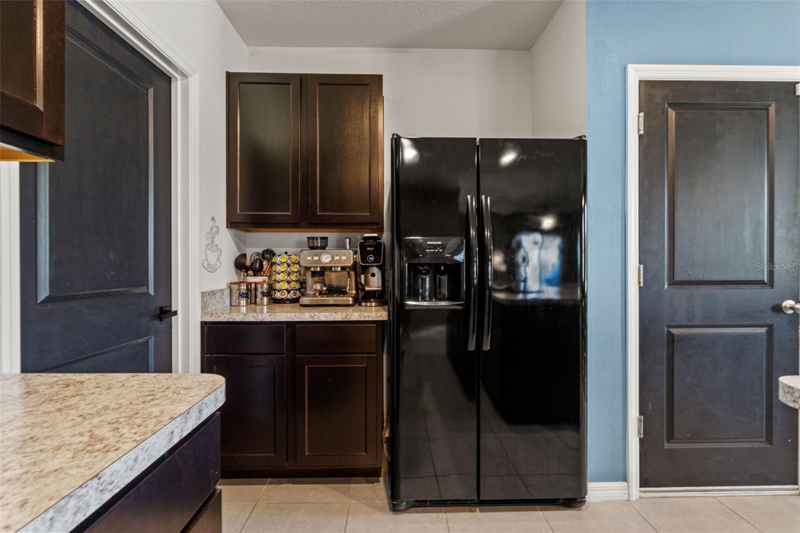 Kitchen Coffee Bar & Walk in Pantry