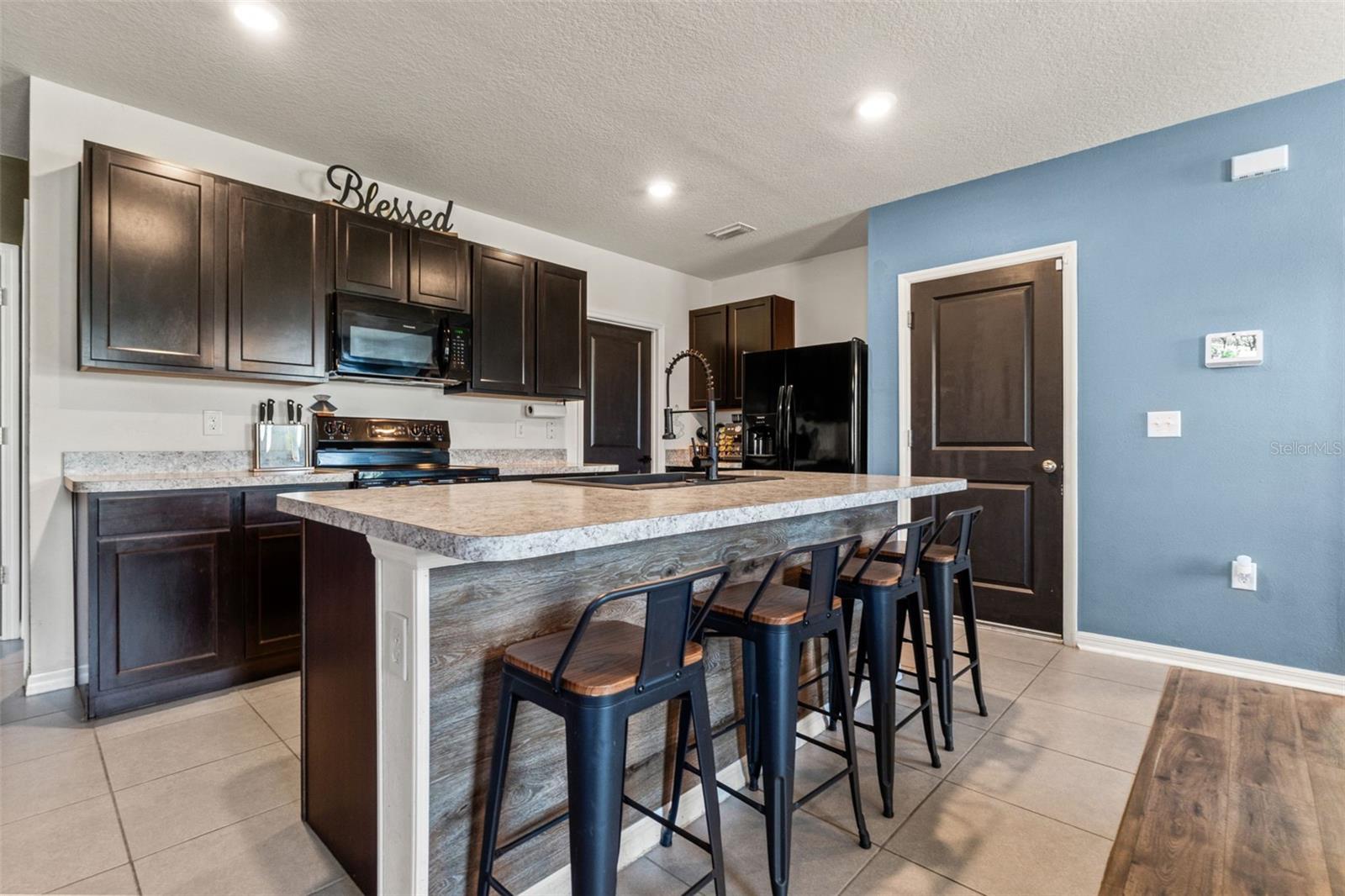 Eat in counter in Kitchen