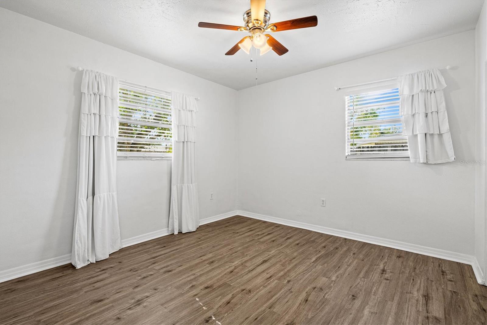 5911 OLIVE AVE, SARASOTA, FL, 34231