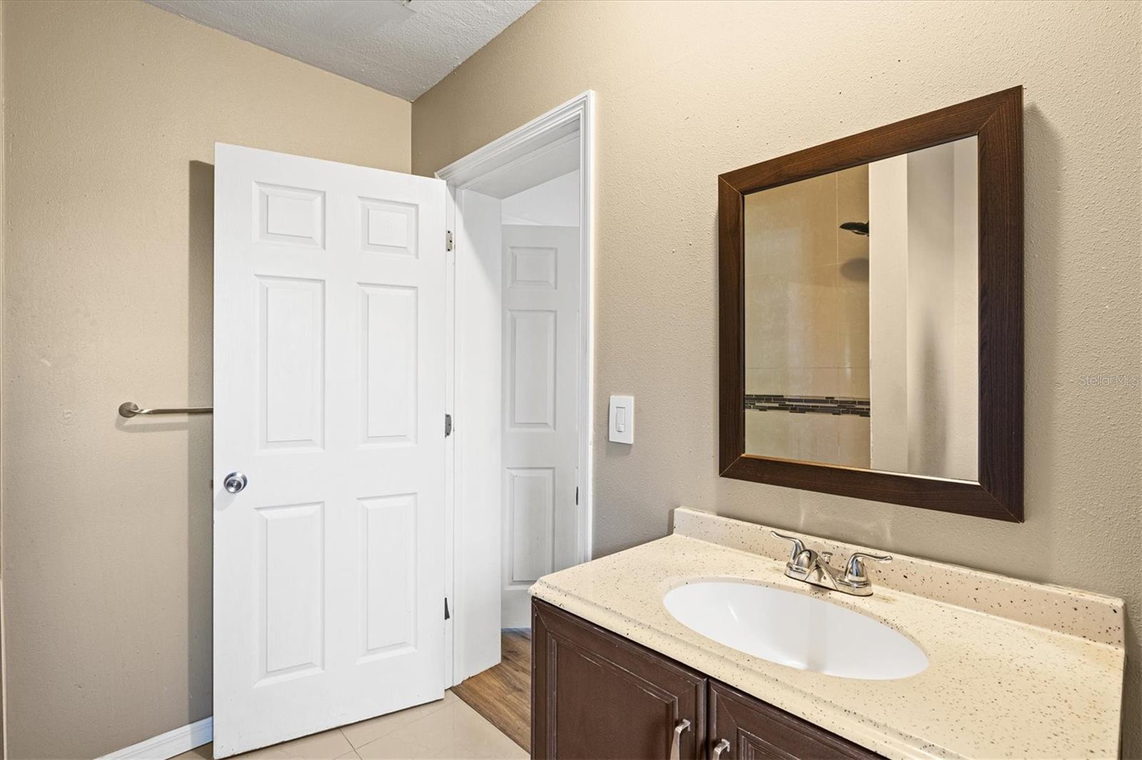 5911 OLIVE AVE, SARASOTA, FL, 34231