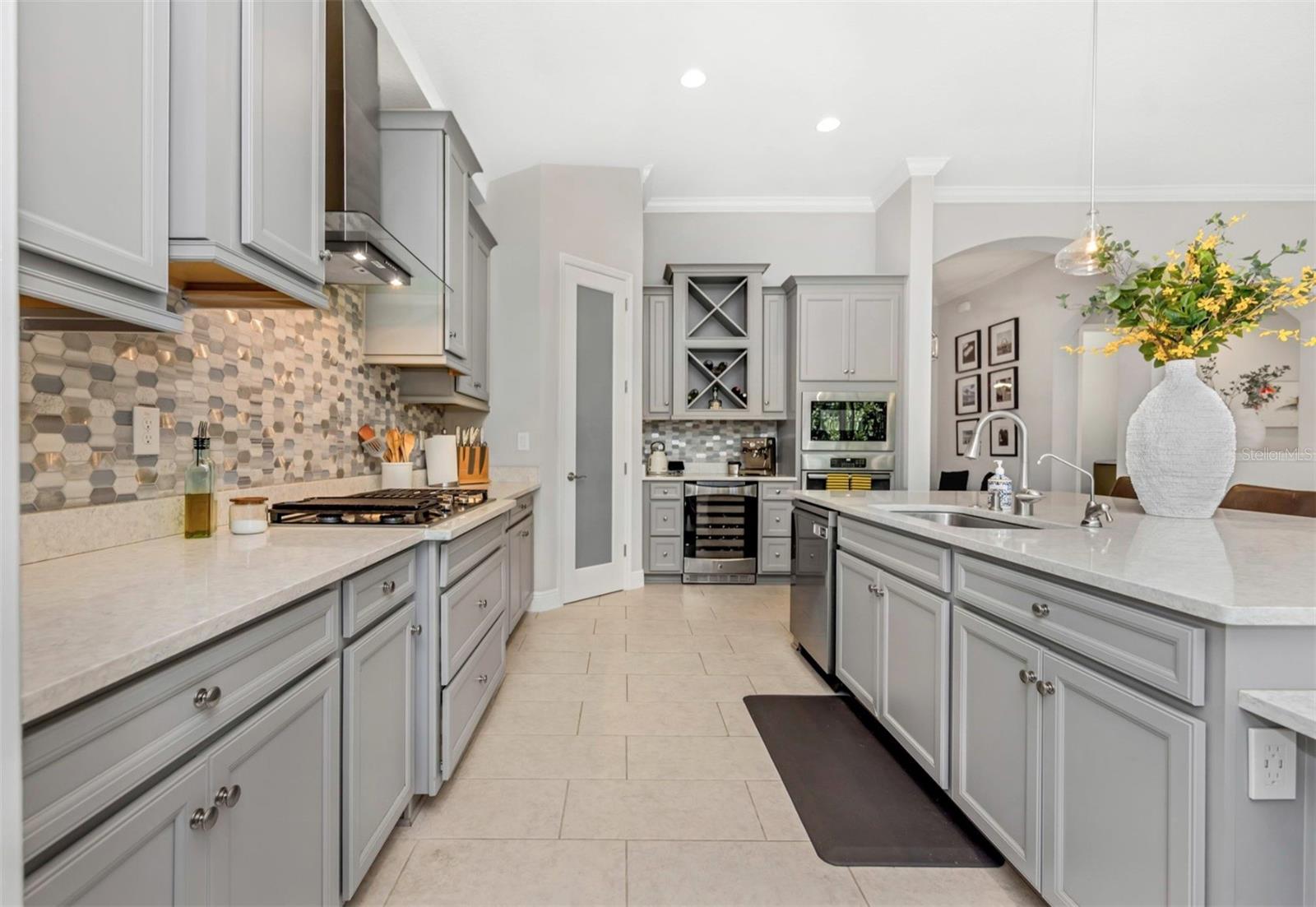 6916 NEOPOLITAN CT, APOLLO BEACH, FL, 33572