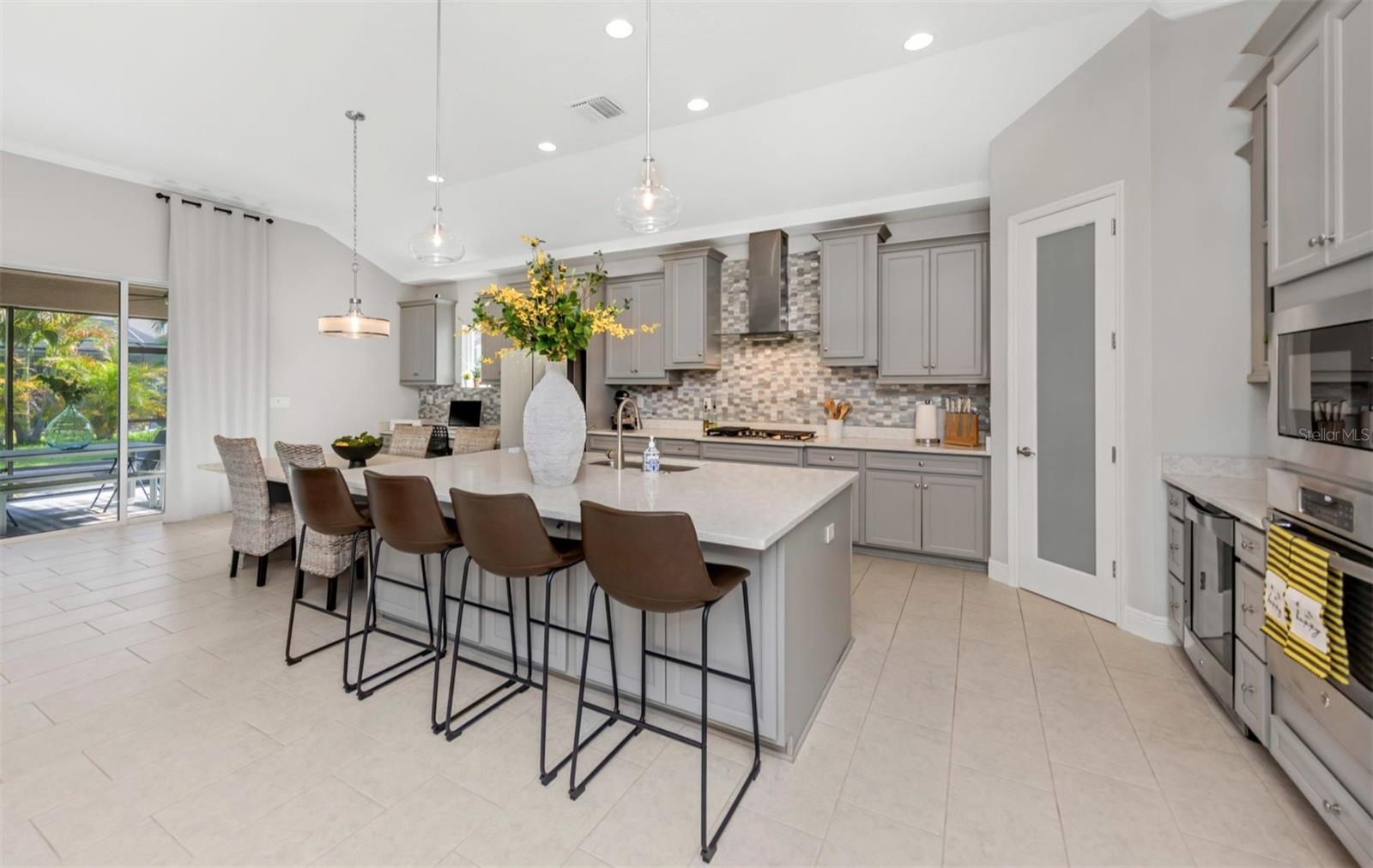 6916 NEOPOLITAN CT, APOLLO BEACH, FL, 33572