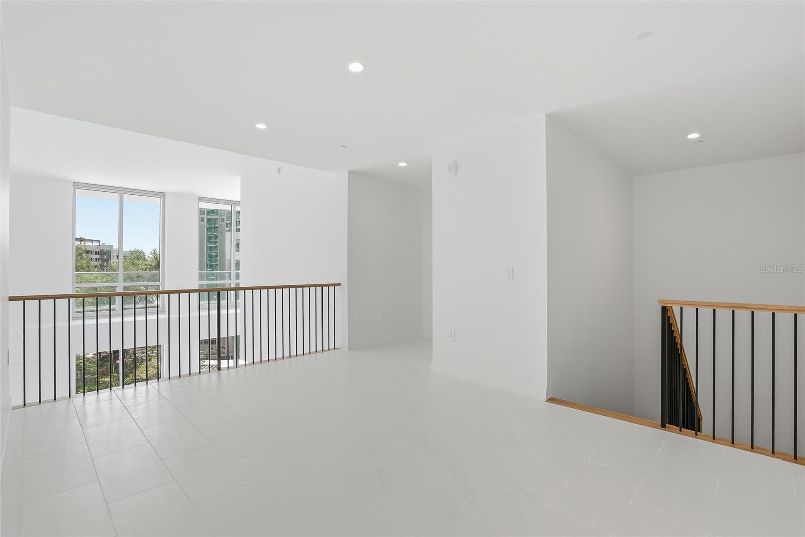 400 CENTRAL AVE #301, ST PETERSBURG, FL, 33701